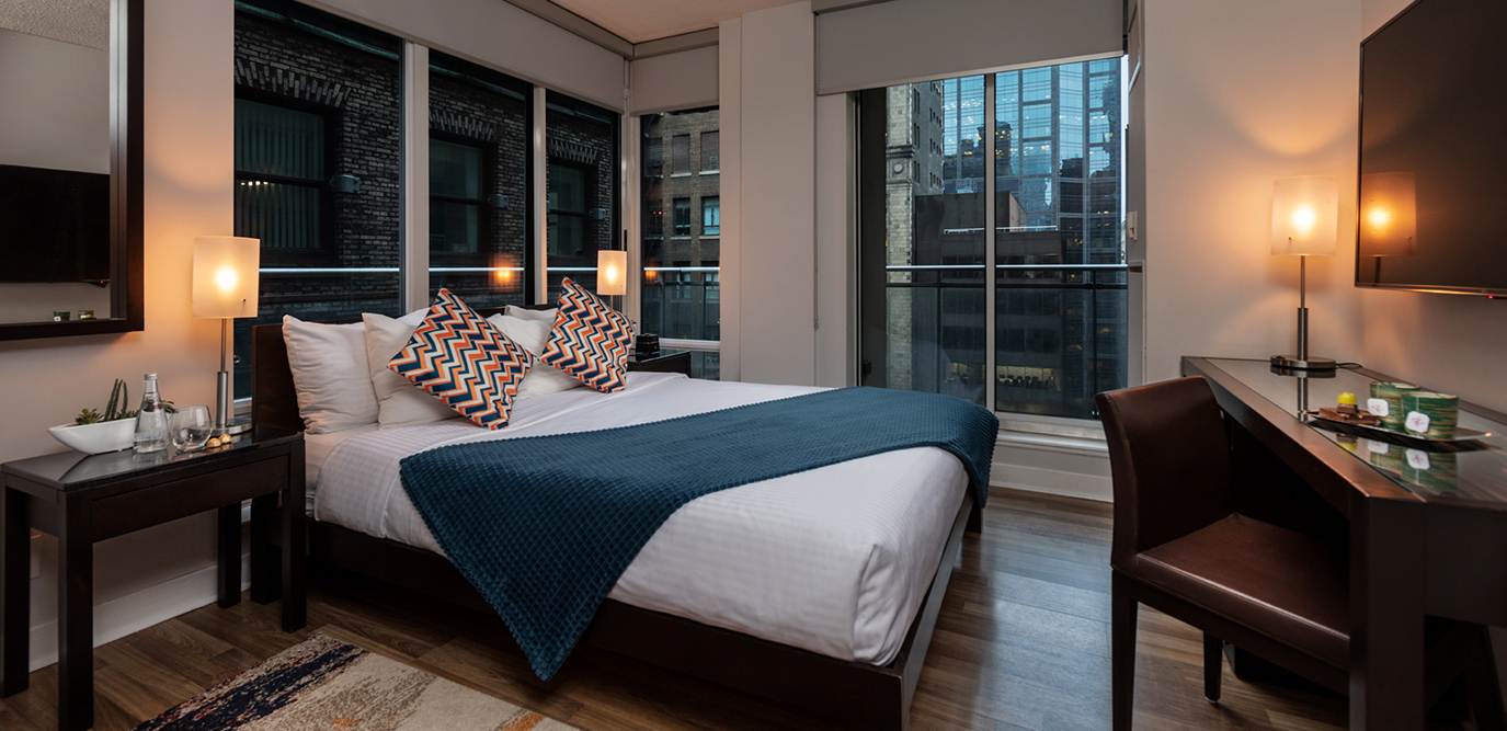 TO EXECUTIVE HOTEL COSMOPOLITAN TORONTO