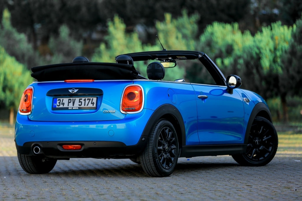 Mini Cooper Convertible Top Replacement Cost [DIY Vs Pro Install]