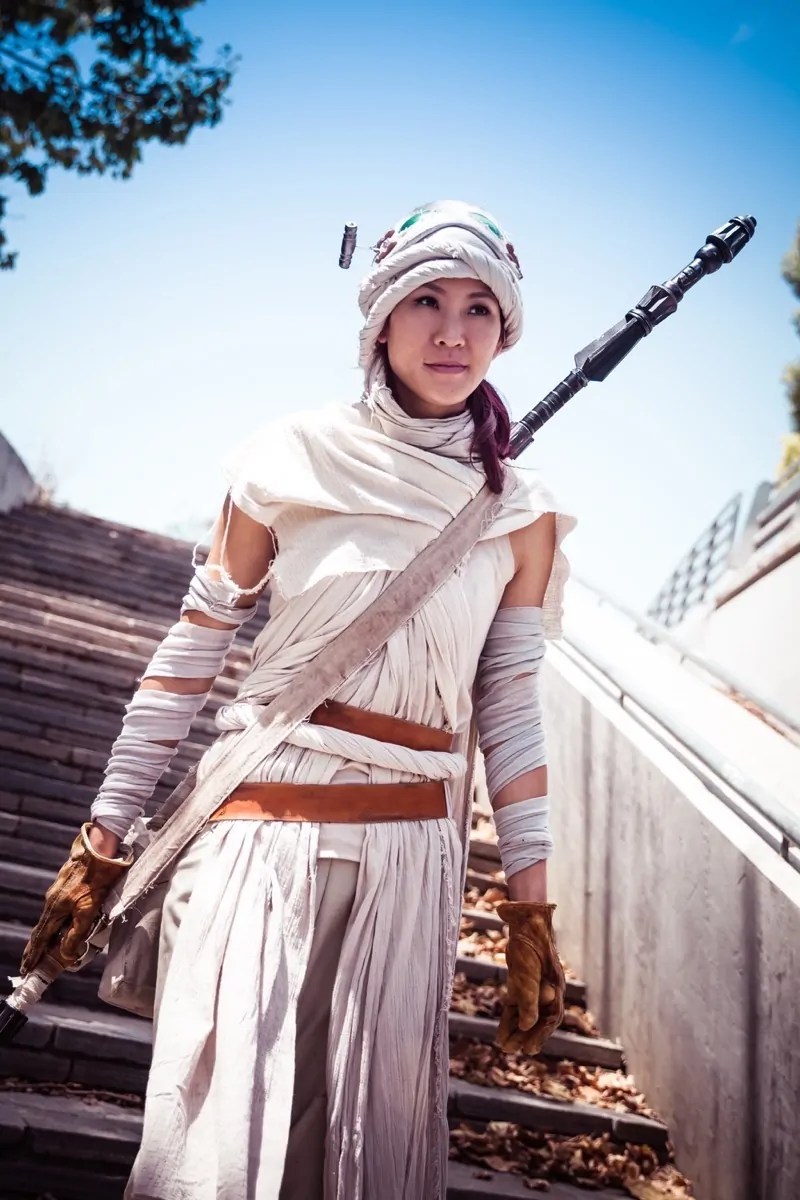 Dress Like Rey Costume DIY Outfit Costume Wall