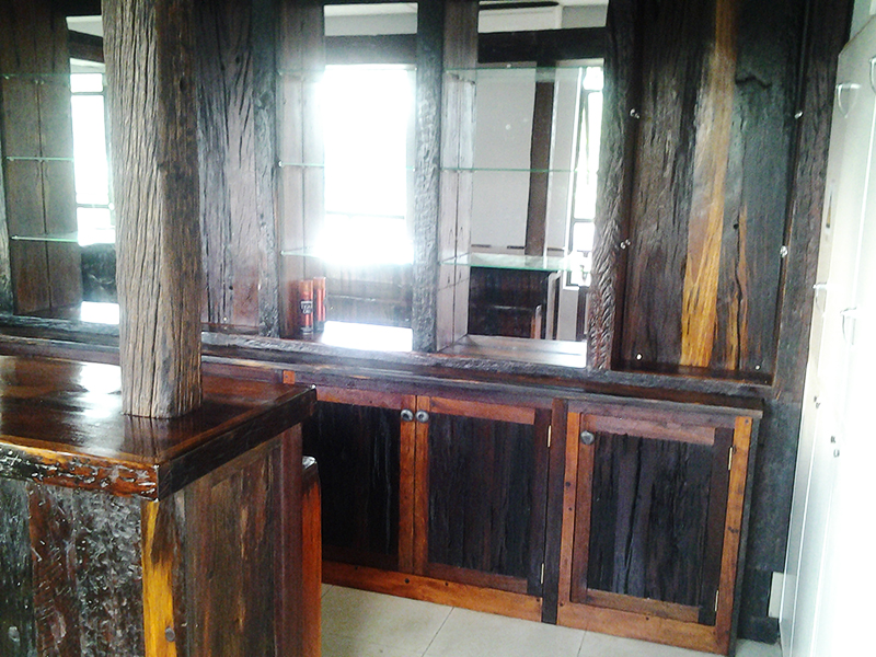 Sleeper Wood 8 Seater IRISH Bar Set Cotech Industries