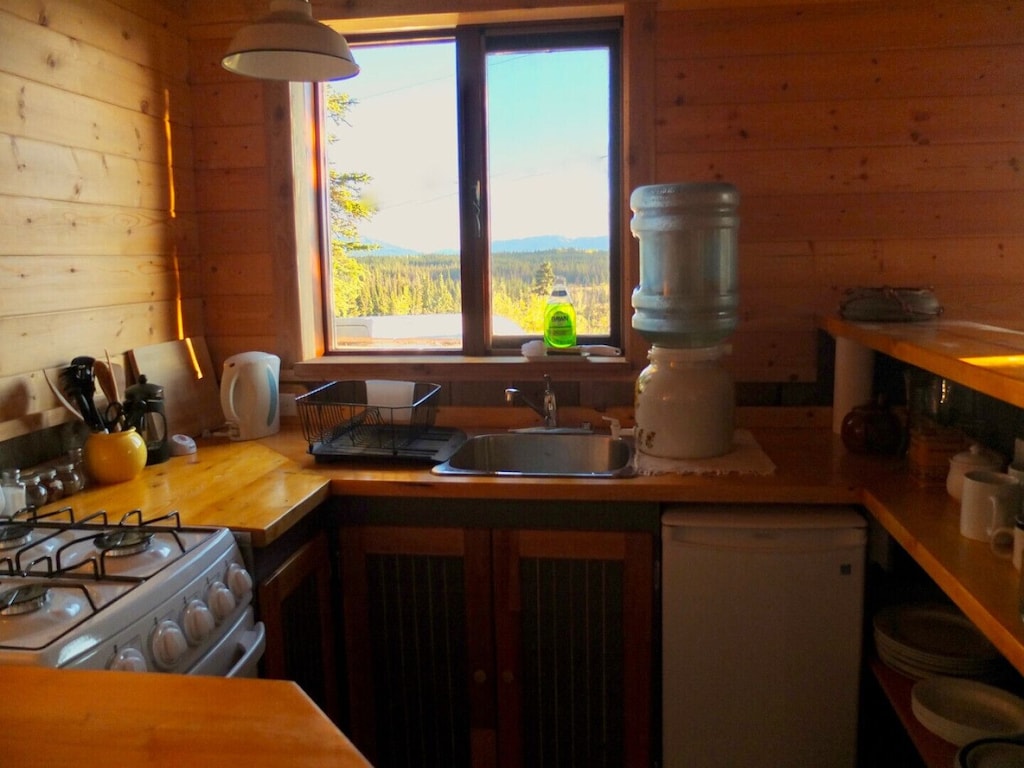 This cabin rental in Yukon has major Into the Wild vibes Cottage Life