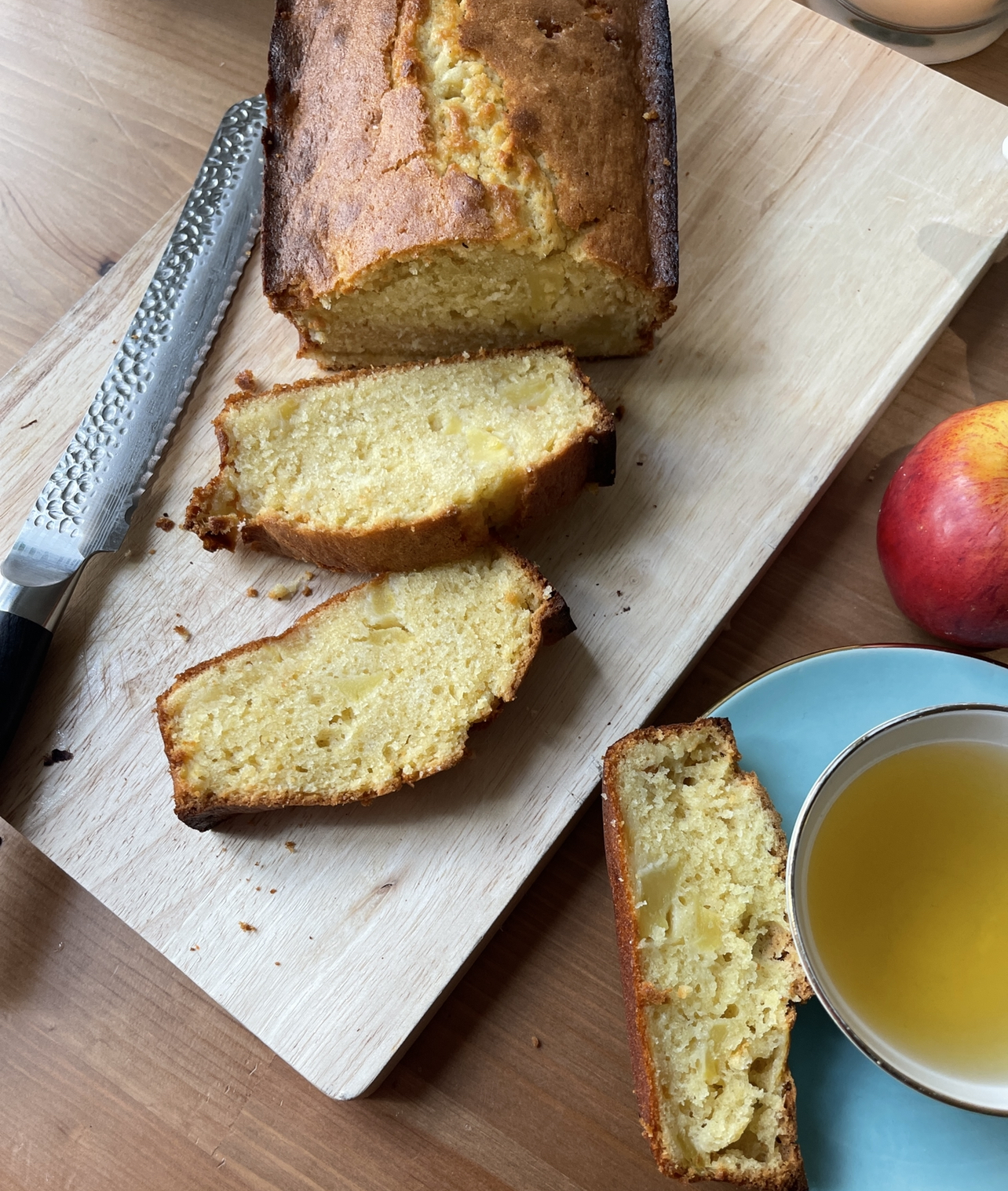 Apple & chamomile tea cake ⋆ tia's recipes