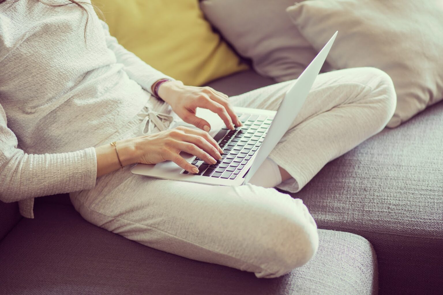 What Are The Benefits Of Live Chat Therapy? CounSol Blog