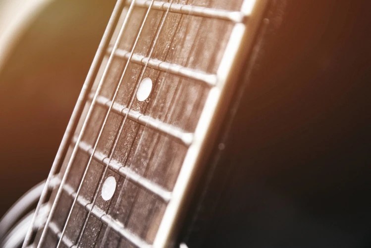 Different Types of Strings for Acoustic Guitars Used In Country Music