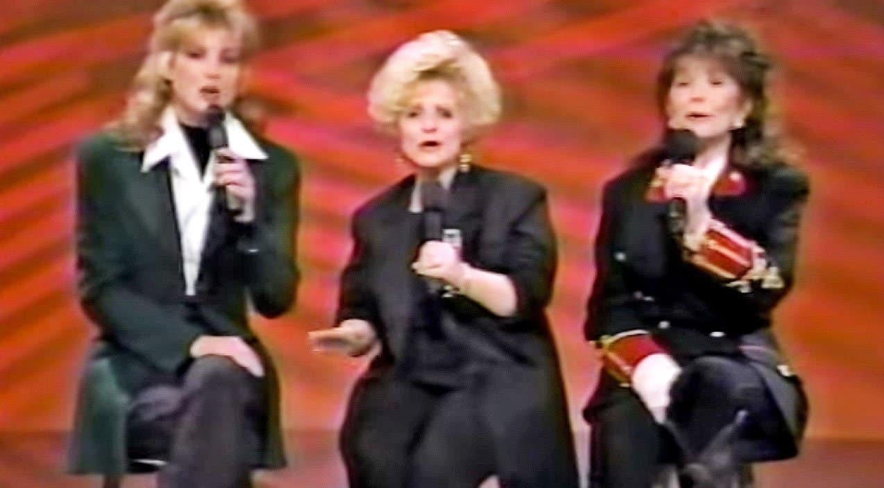 Loretta Lynn, Faith Hill & Brenda Lee Deliver TearJerking Tribute To