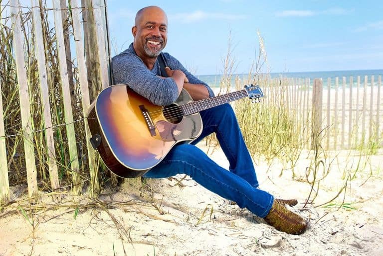 Darius Rucker Embraces the Carefree Lifestyle In 'Beers And Sunshine