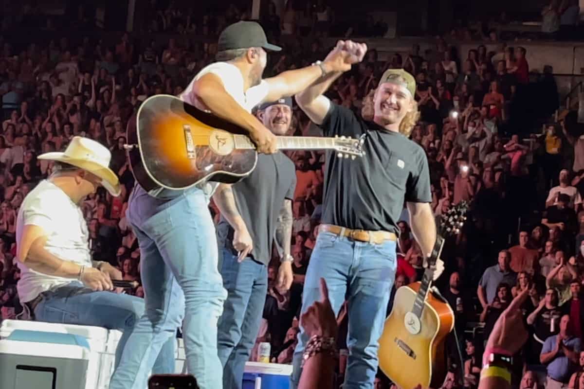 Watch Wallen Surprise with Performance at SoldOut Luke Bryan