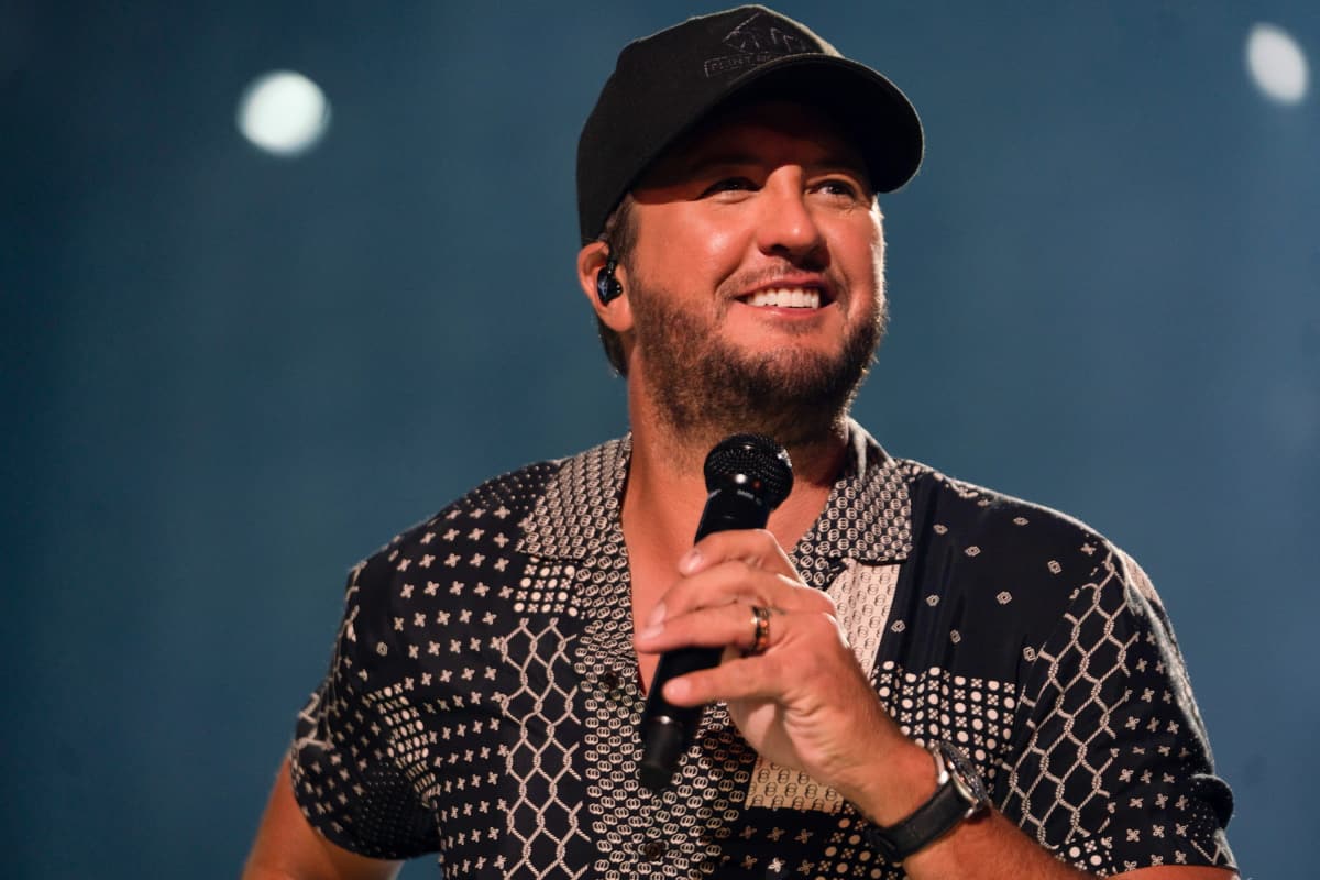 Luke Bryan Named Favorite Male Country Artist Ahead of 2021 American