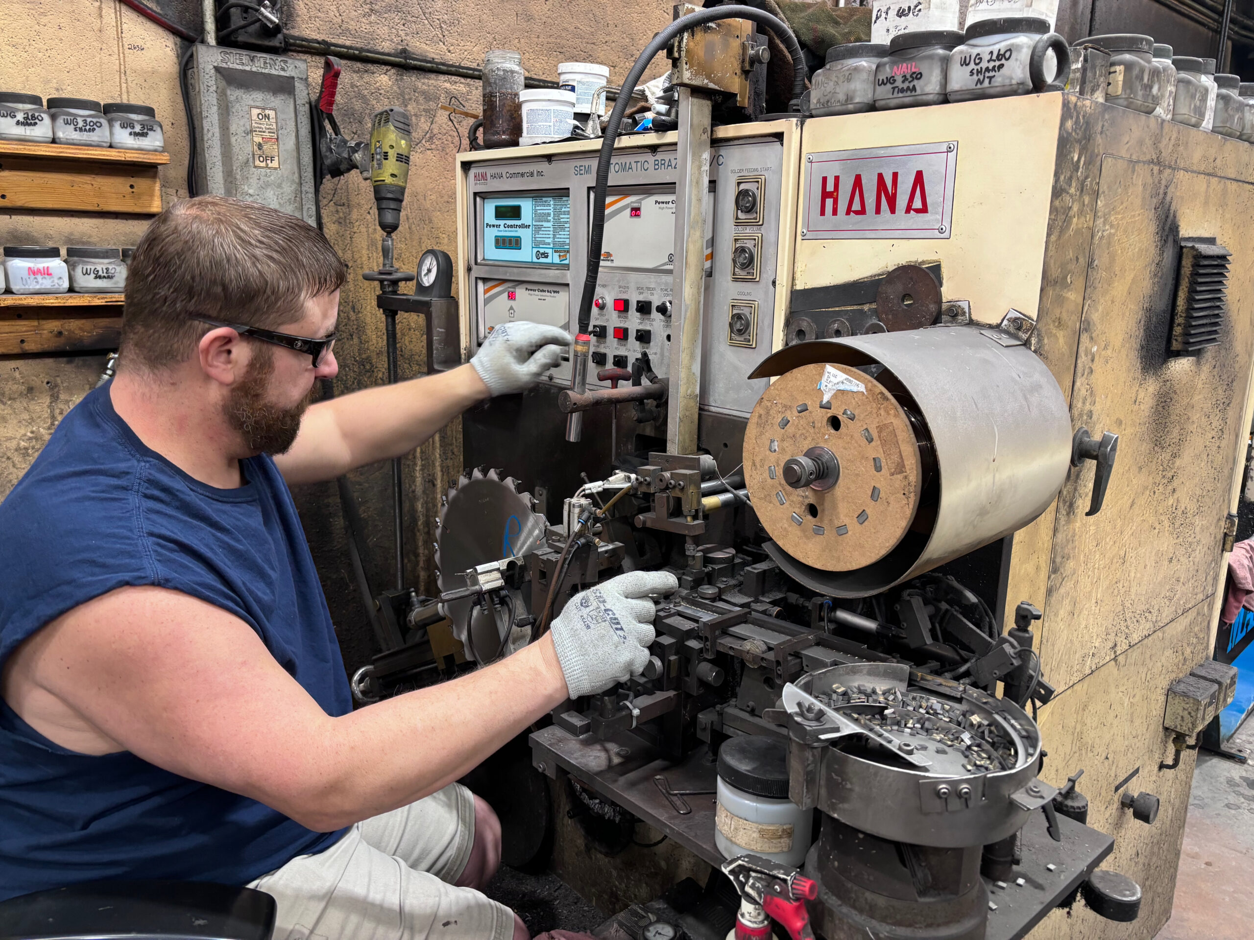 Country Saw & Knife Salem, OH Country Saw & Knife is a family owned