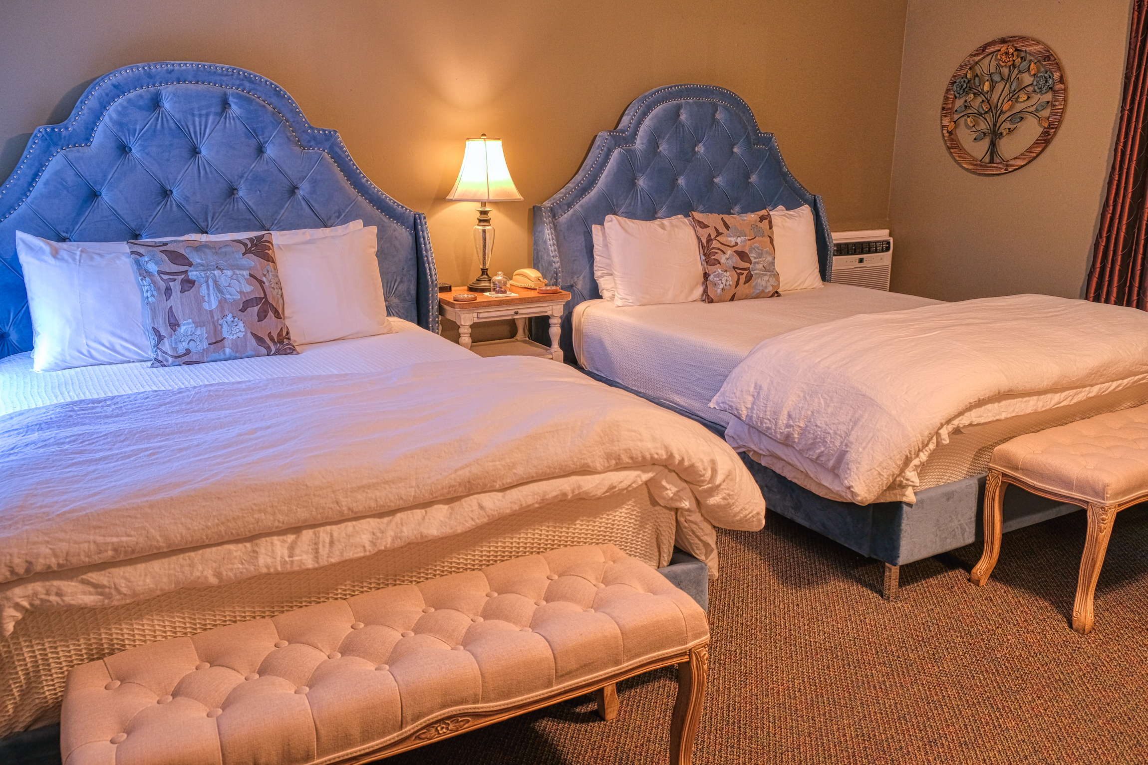 Willow Room Country Willows Inn & Estates Ashland, Oregon