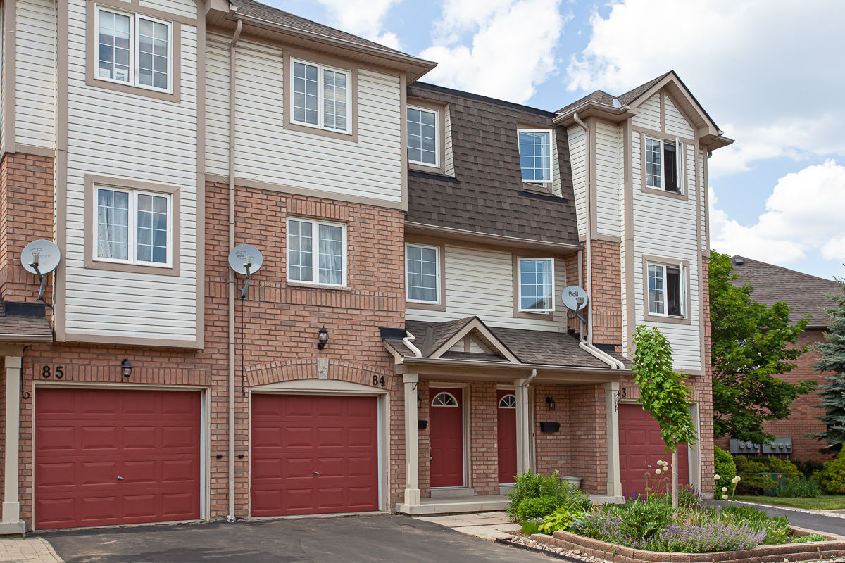 710 Spring Gardens Rd. Unit 84 Burlington L7T4K7 Court Baxter Real