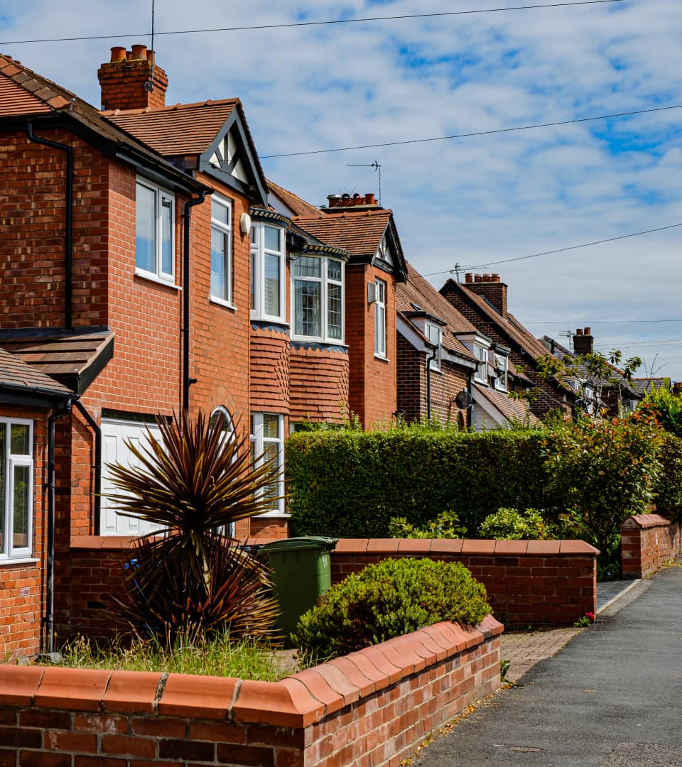 2 Bed, 2 Bath Property For Rent in Incline Road, OL8 4QW