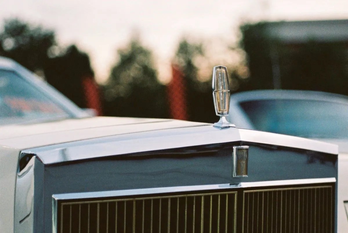 Your Detailed Guide to Lincoln Car Insurance — CoverExplore