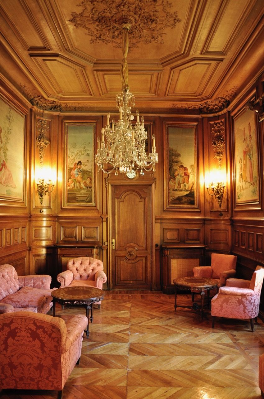 Salon noble forrado en madera Coverset Locations