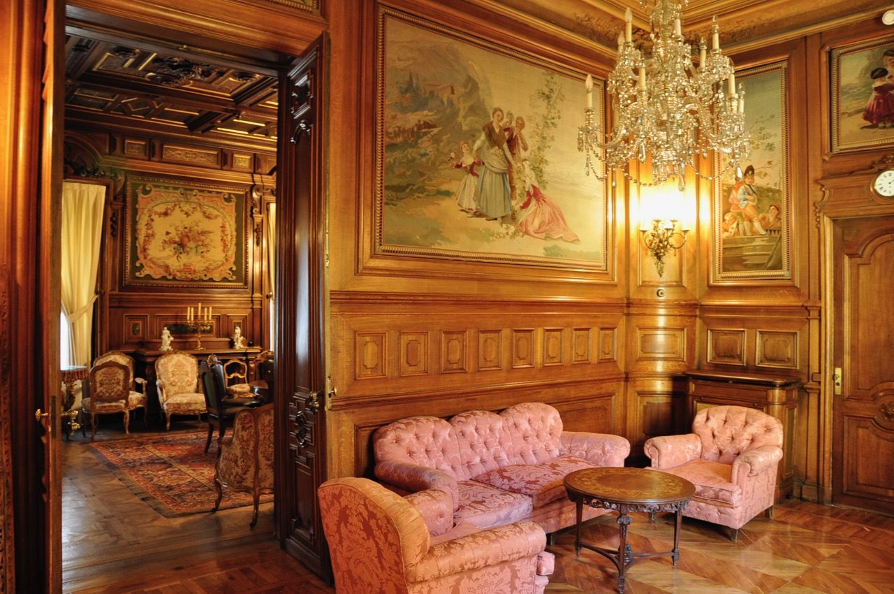 Salon noble forrado en madera Coverset Locations