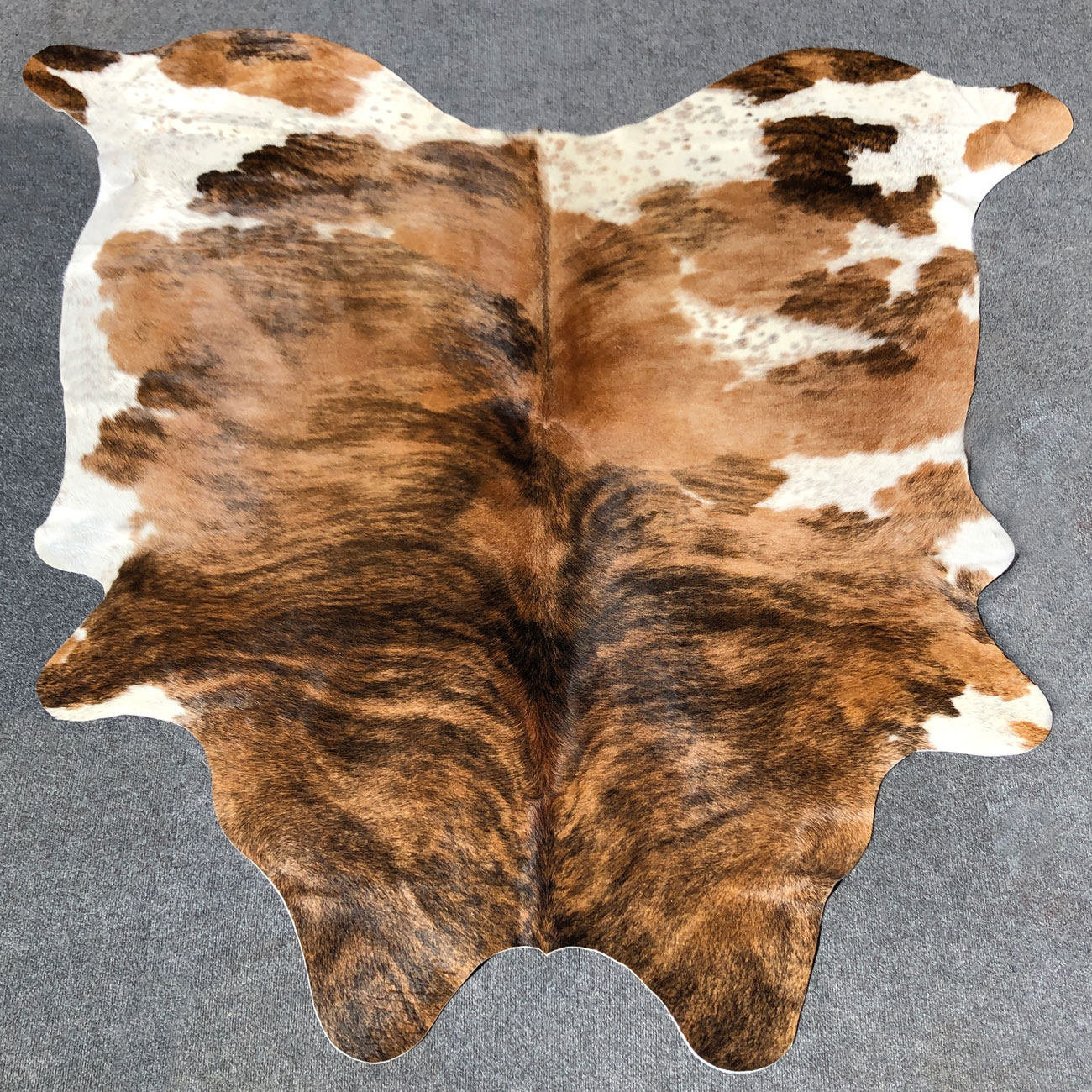 B6685 Exotic Brown Tricolor Brindle Cowhide Rug Cowhides International