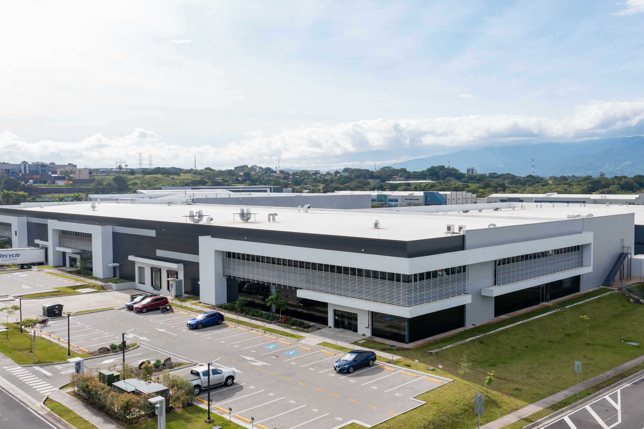 Confluent Medical is celebrating its 4th expansion in Coyol Free Zone