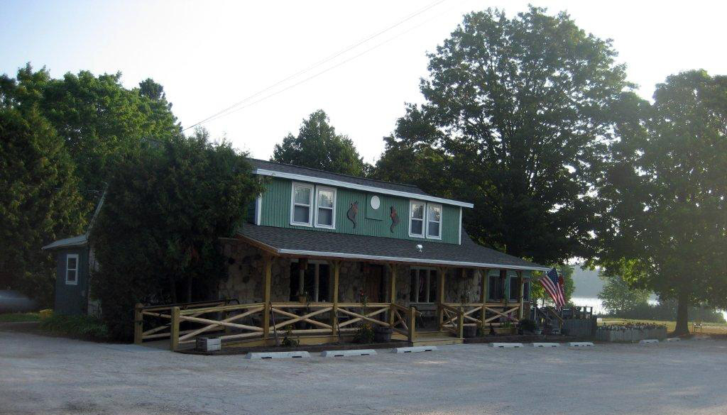 Photos Coyote Roadhouse • Places to eat in Baileys Harbor • Door