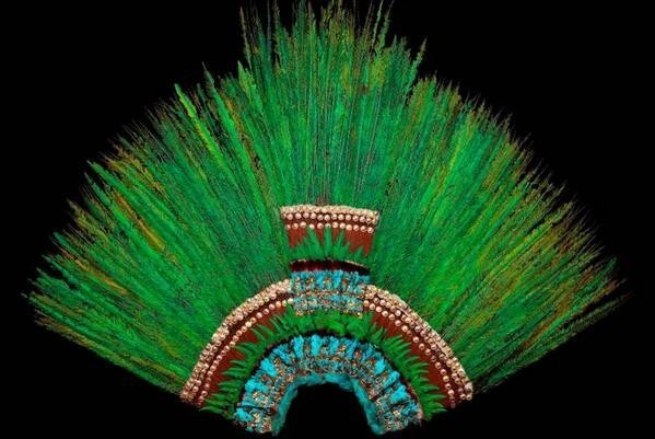 Historia del Arte Plumario Prehispánico de México Coyotitos