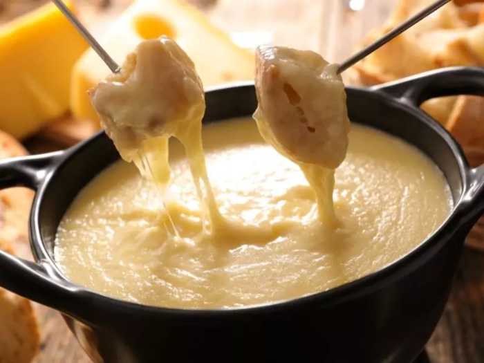 Qué es el queso Gruyere Descubre uno de los mejores quesos suizos A