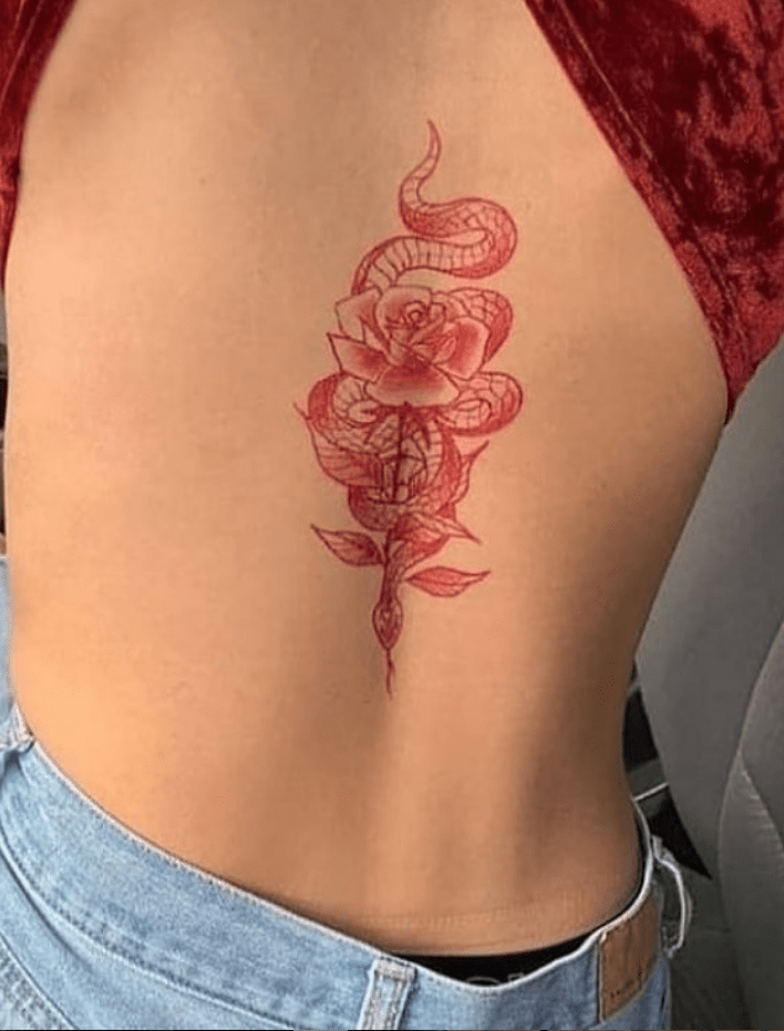 30 Stylish woman back tattoo ideas for 2021! Cozy Living