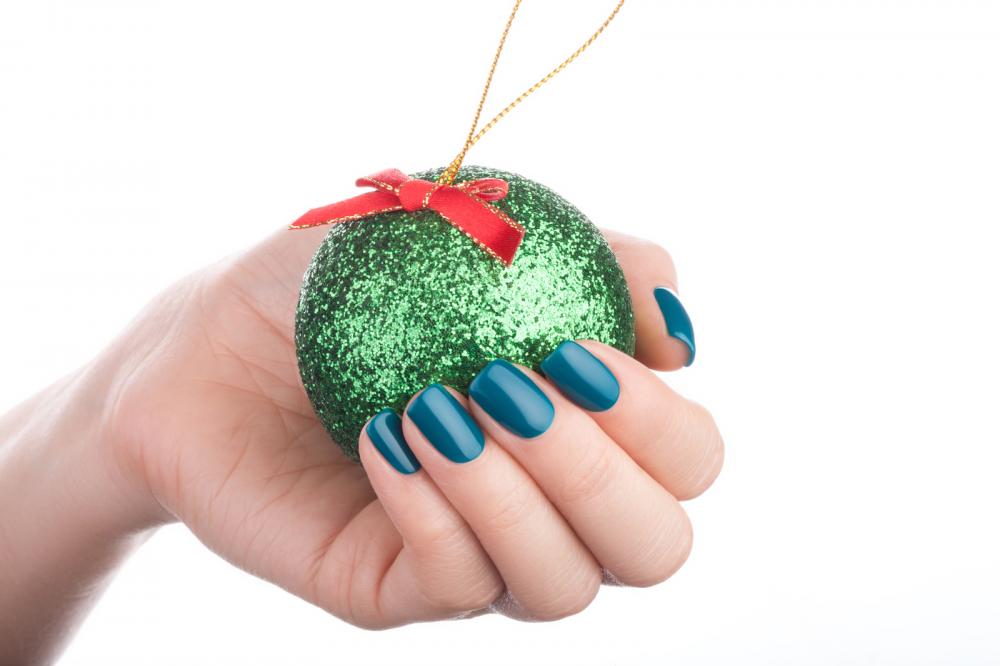 What Color Should I Paint my Nails?