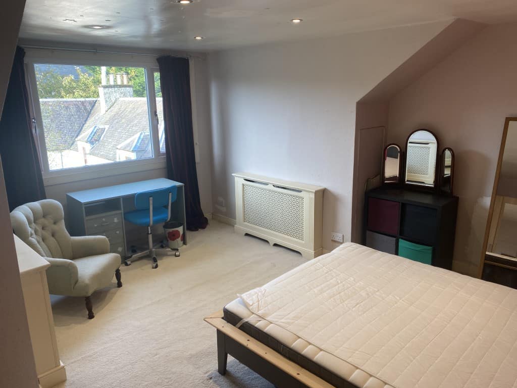 27 West Street, Penicuik, EH26 9DG CP Property