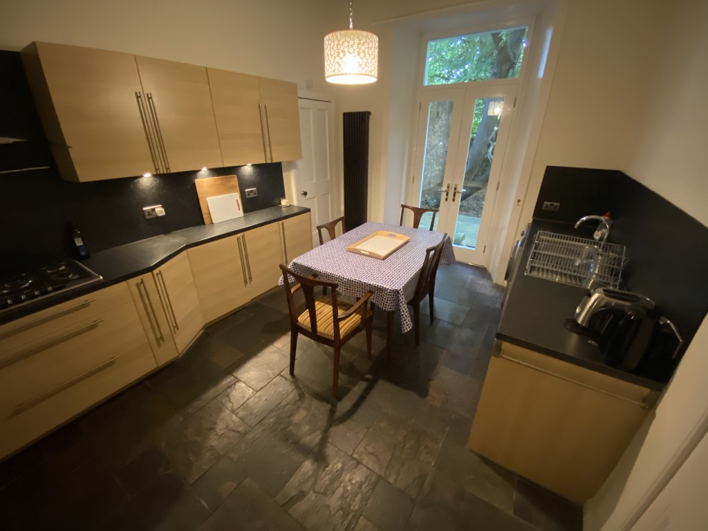 16 Royston Terrace, Edinburgh, EH3 5QS CP Property