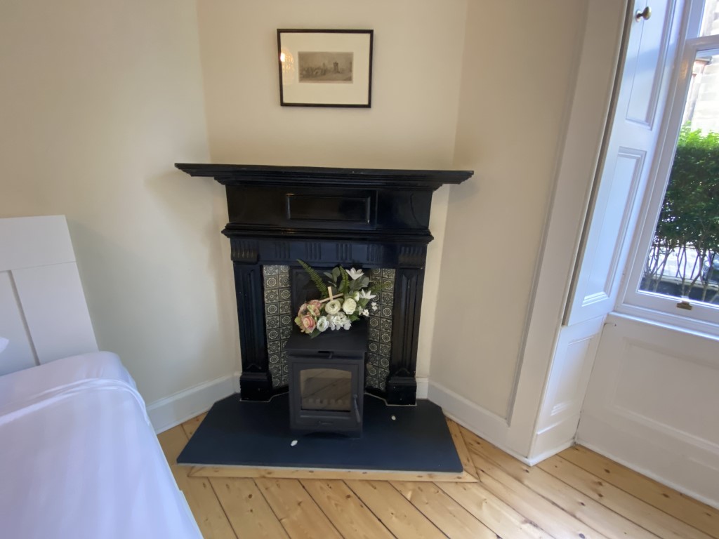 16 Royston Terrace, Edinburgh, EH3 5QS CP Property