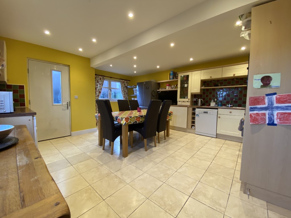 26 Kingsburgh Crescent, Edinburgh, EH5 1JF CP Property