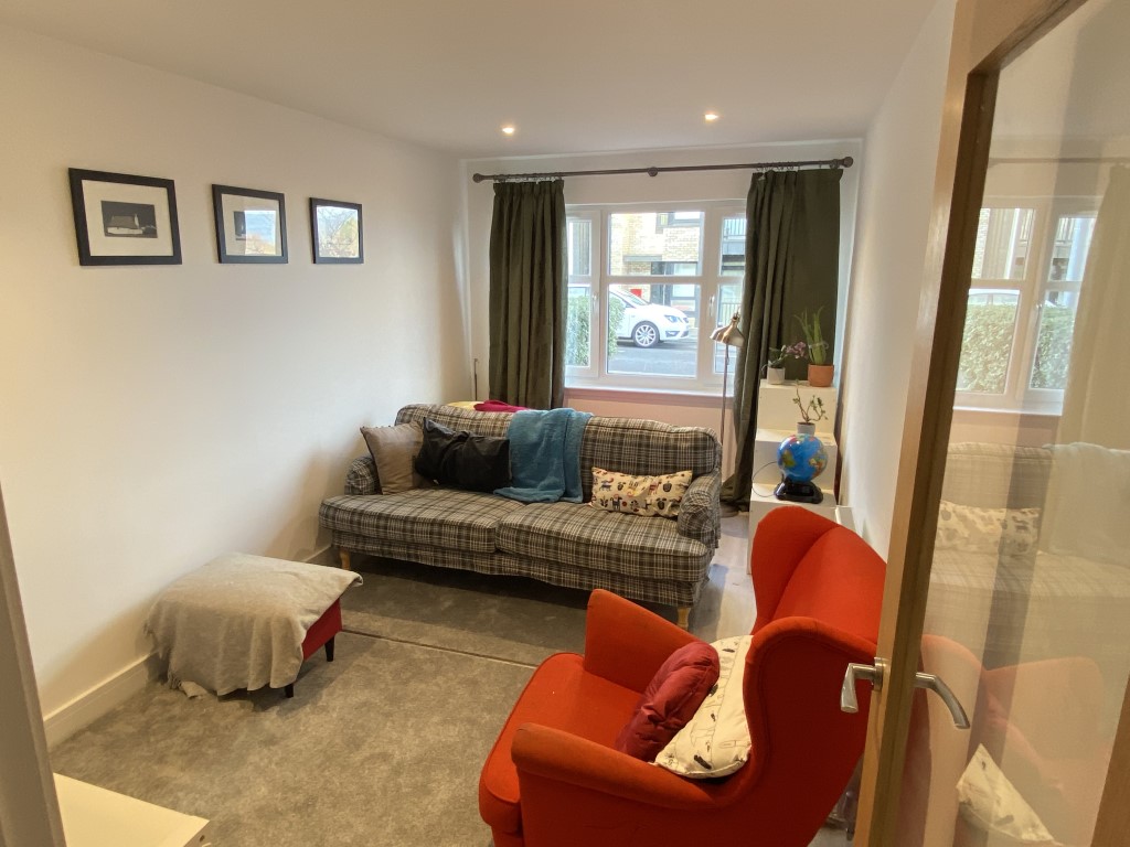 26 Kingsburgh Crescent, Edinburgh, EH5 1JF CP Property