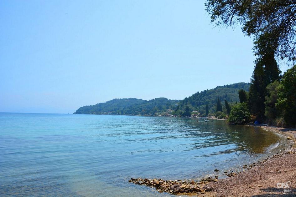 A superb plot of land for sale, for development or private use, between Messogi and Boukari