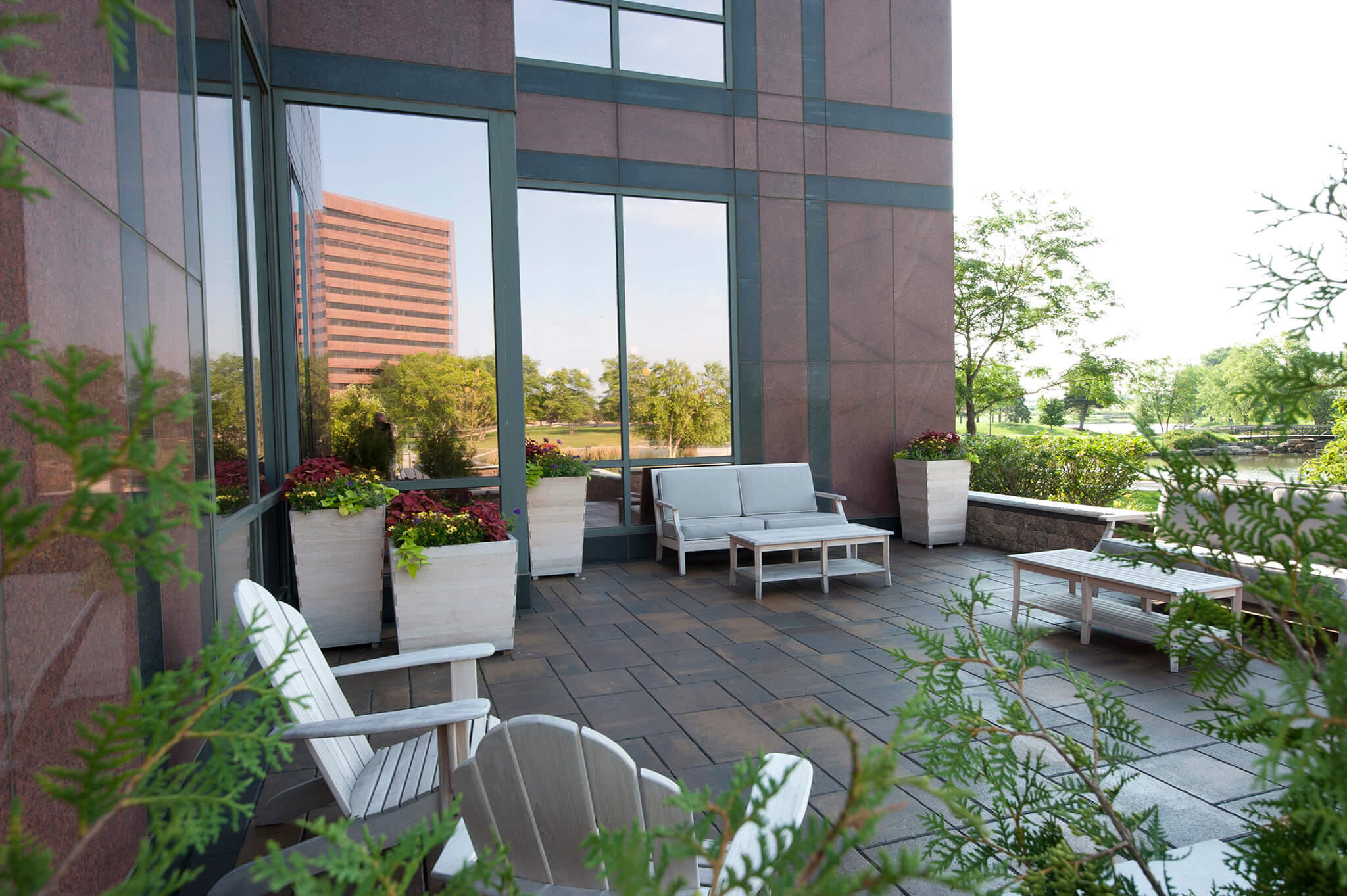 Commercial Outdoor Living Spaces Transforming St. Charles, IL Businesses