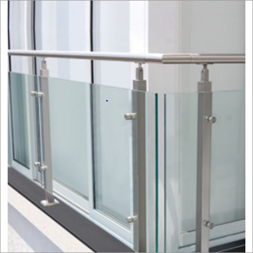 Top Mounted Railing Square Baluster Size As Per Requirement at Best