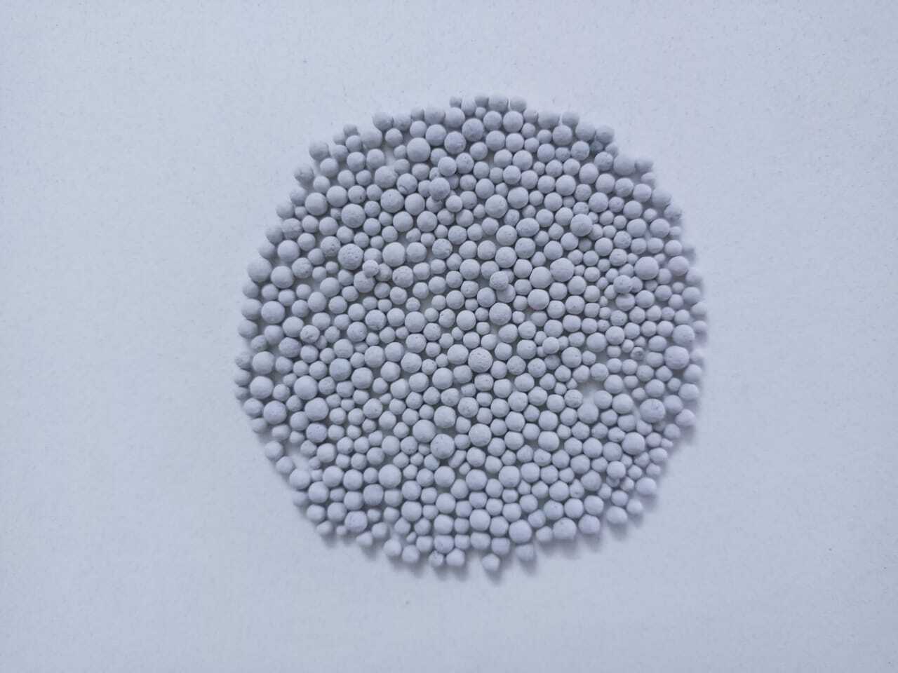 Top Fast Clumping Cat Litter Bentonite Granules Cat Sand with green color coated granules at