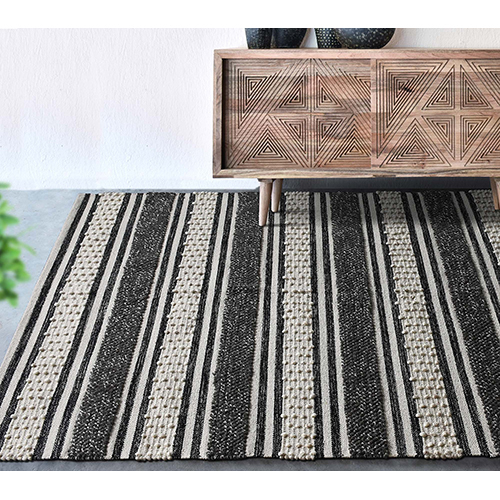 White And Black Kulmat Stripes Rugs at Best Price in Panipat Aradhya