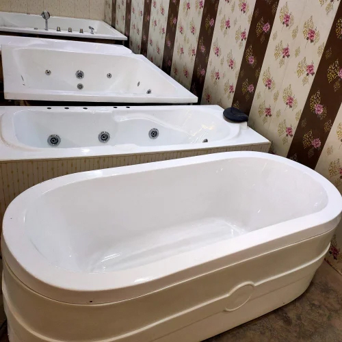 Basic With Jacuzzi at 38000.00 INR in New Delhi, Delhi Multi Bath