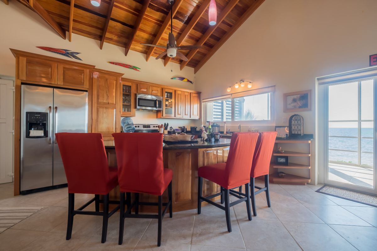 La Perla Azul Upstairs Crown Property Management