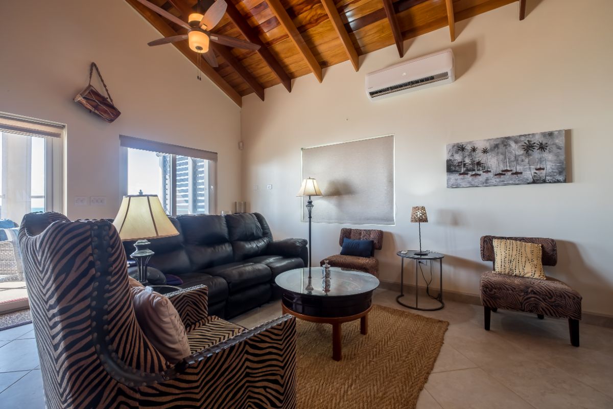 La Perla Azul Upstairs Crown Property Management