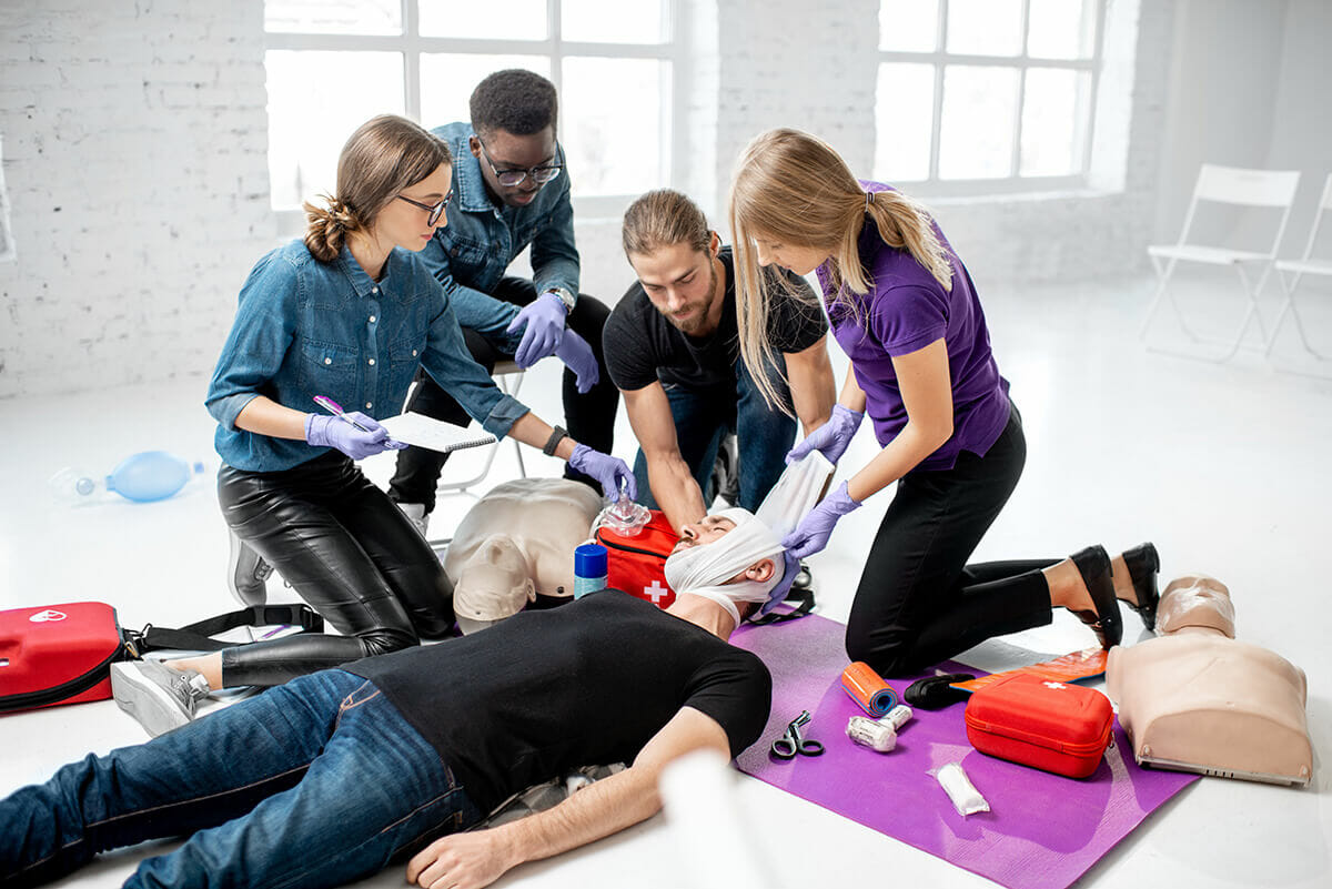 What is the Difference Between CPR and First Aid?
