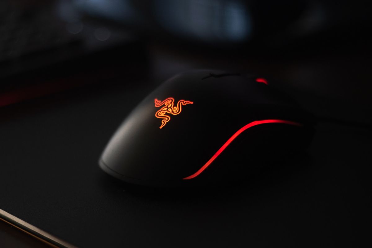 How to Clean Razer Mousepad? Here's How the Pros Do It