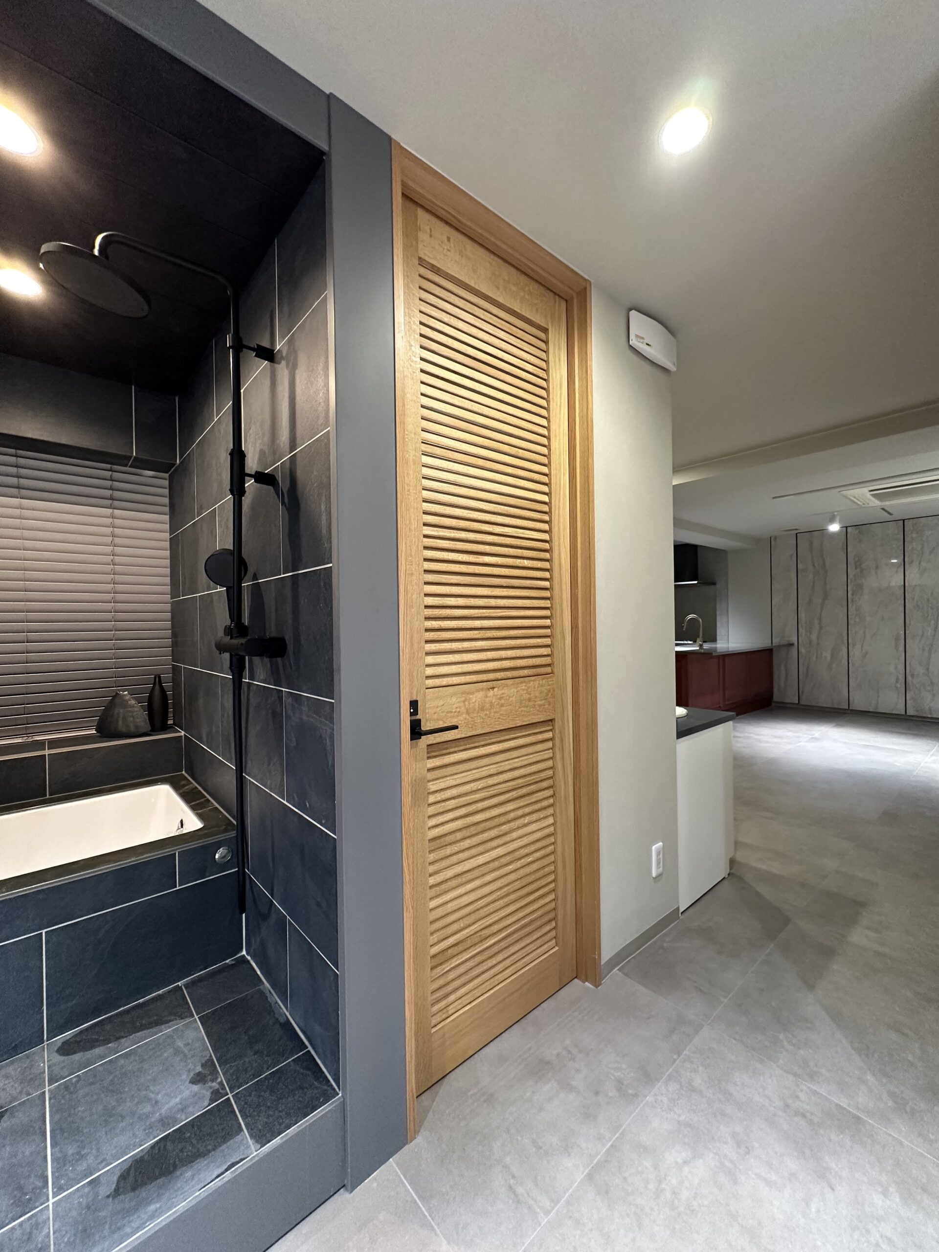 ファニチャー&ドア CR