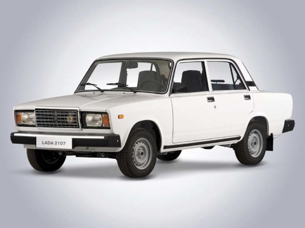 生きる共産主義！ロシアの車たち クラログ