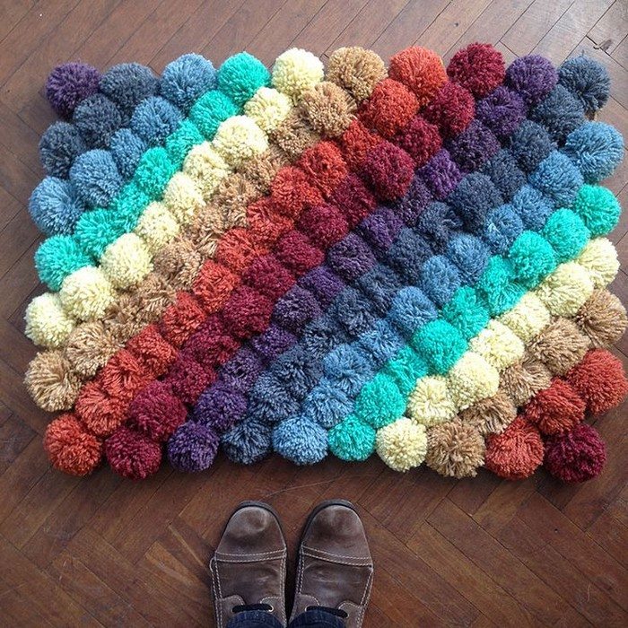 Make Your Own Adorable Pompom Rug in 6 Brilliant Steps!