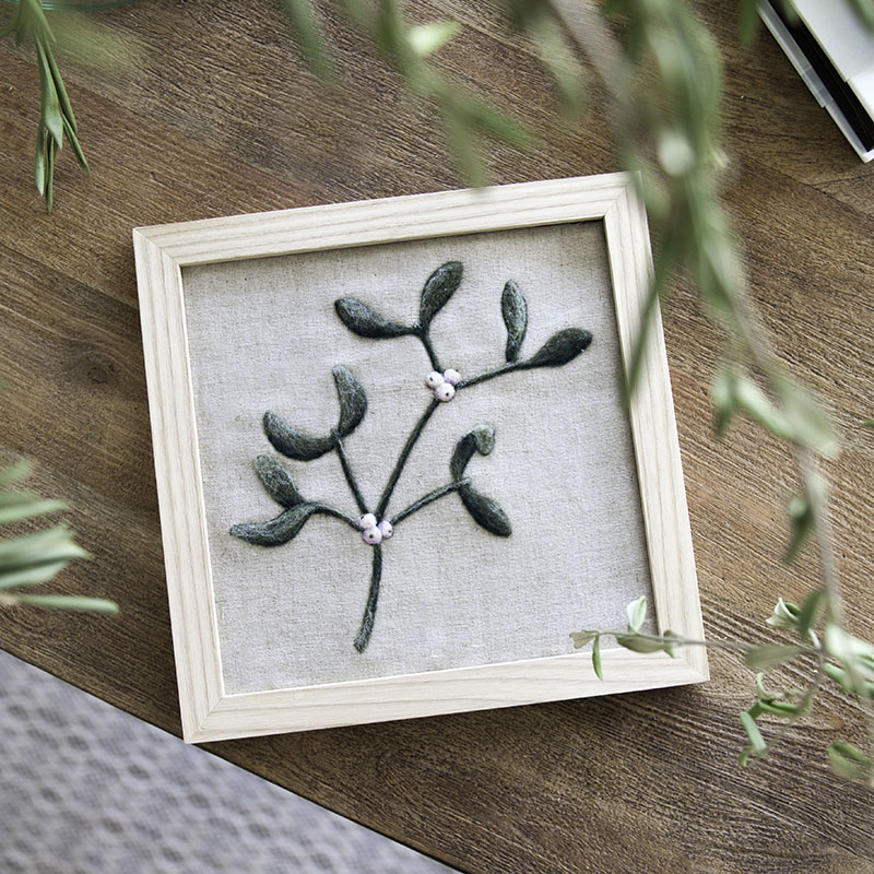 Painting With Wool Needle Felted Mistletoe with Dani Ives Crafter