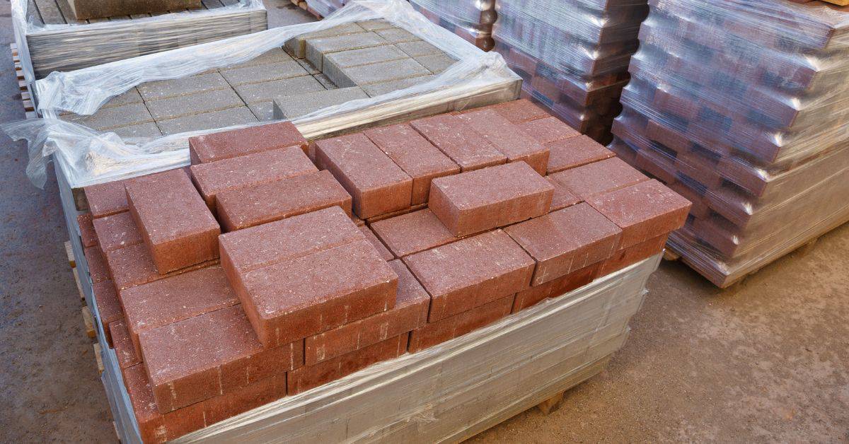 How many square feet in a pallet of pavers