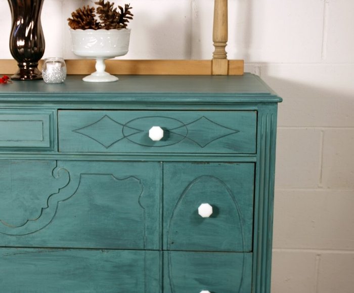 19 Painted Furniture Makeovers in Coastal Color Palettes Craftivity