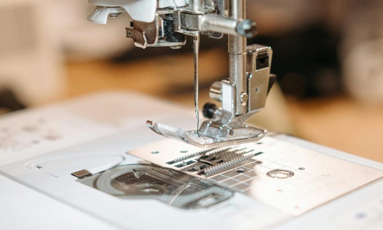 How To Replace The Needle On Your Sewing Machine