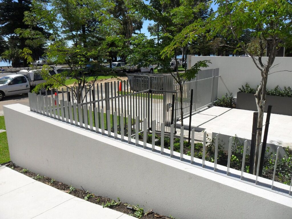 Aluminium Flat Bar Fencing Craftsman Fencing