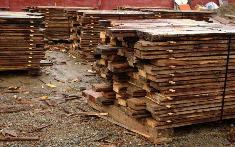 How To Prepare And Use Reclaimed Wood For Your Projects
